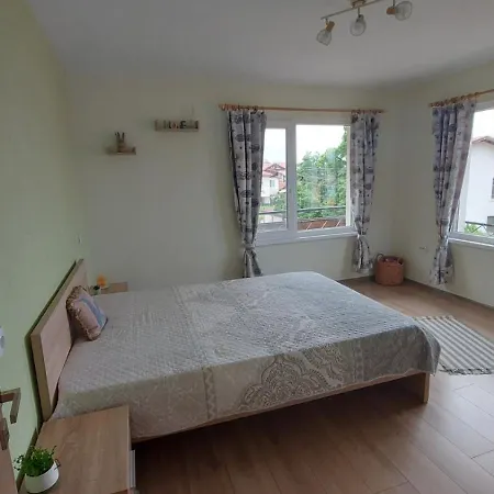 Apartman бащината къща *