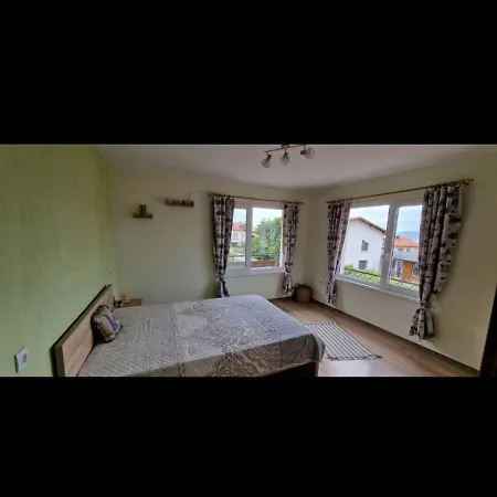 Apartman бащината къща Szapareva Banja